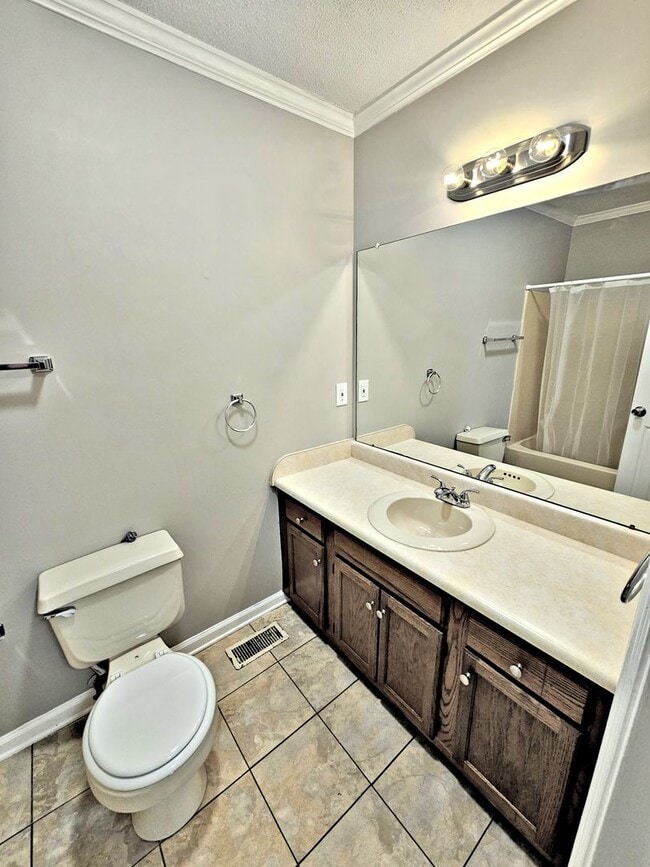 Building Photo - Townhouse Apartment 2BR/2.5BA SW Decatur