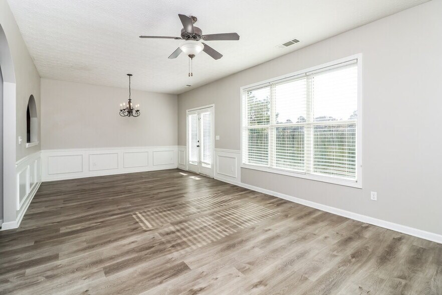 Building Photo - 7087 Littlebrook Way