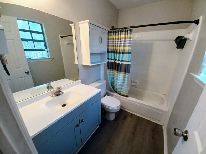 Building Photo - 206 Brittney Ln