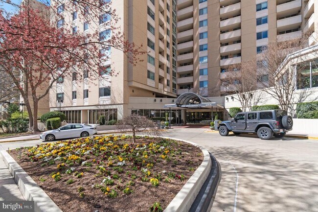 Building Photo - 4601 N Park Ave