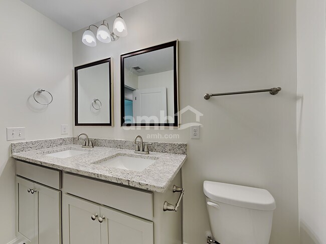 Building Photo - 123 Troupe Dr