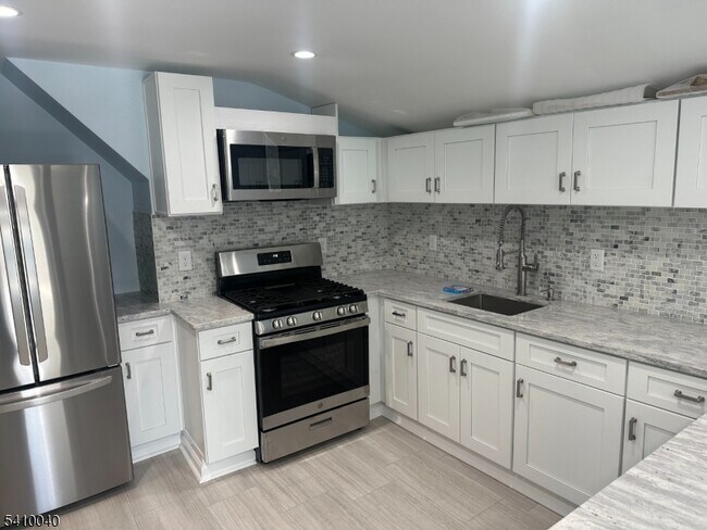 Building Photo - 202 Black Oak Ridge Rd