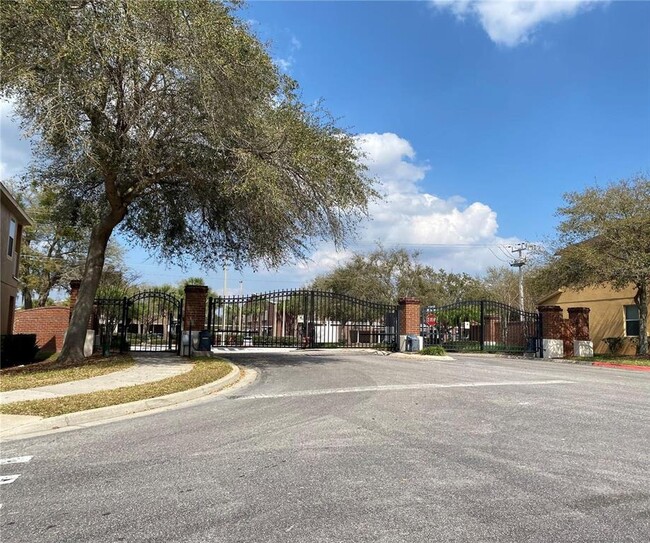 Building Photo - 1740 Retreat View Cir