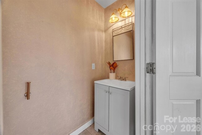 Building Photo - 462 Mock Mill Rd