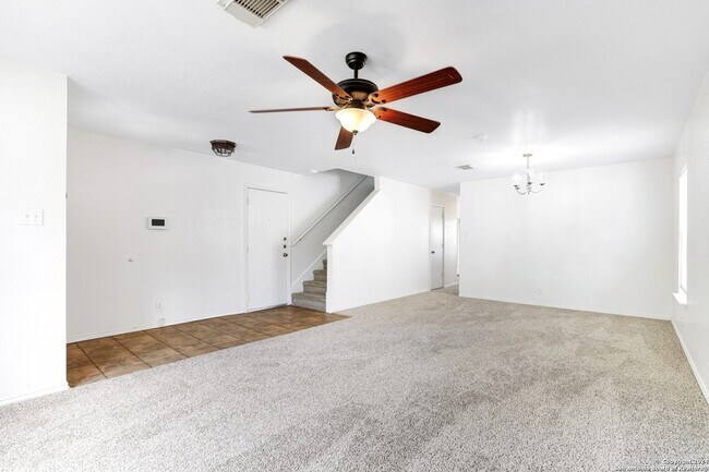 Building Photo - 10106 Amber Flora Dr