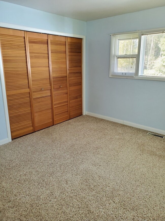 Building Photo - 3 Bedroom Home in Blaine!