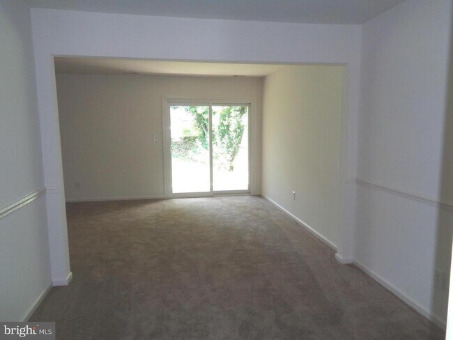 Building Photo - 721 Olde Greenwich Cir