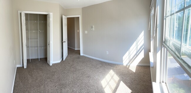 Building Photo - 5030 Croydon Terrace