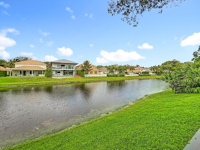 Building Photo - 1143 Canoe Point