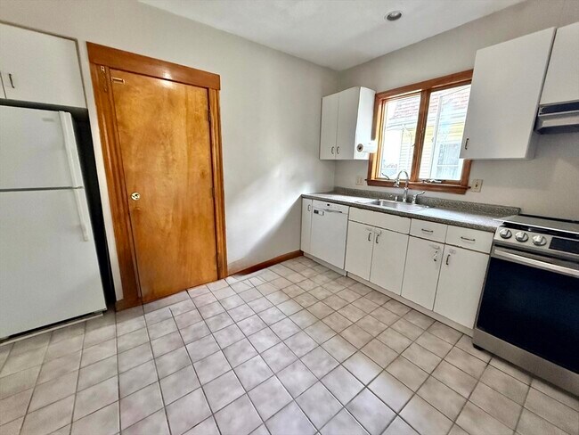 Building Photo - 35 Irma Ave