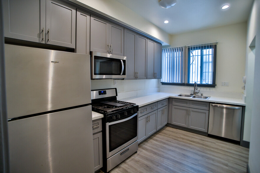 Kitchen - 3015 Virginia Rd