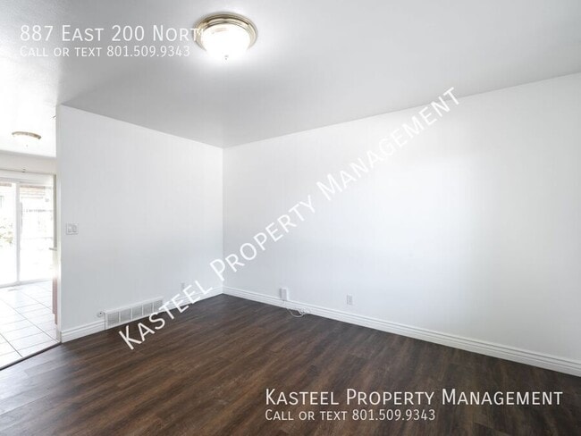 Building Photo - 887 E 200 N