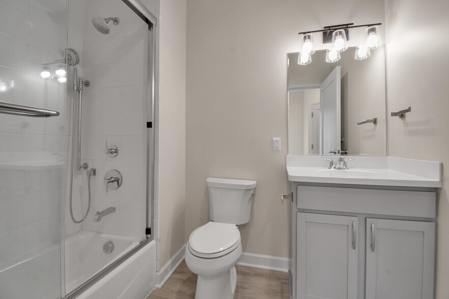 Building Photo - 5712 Main St