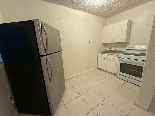 Building Photo - 3615 Thomas Ave