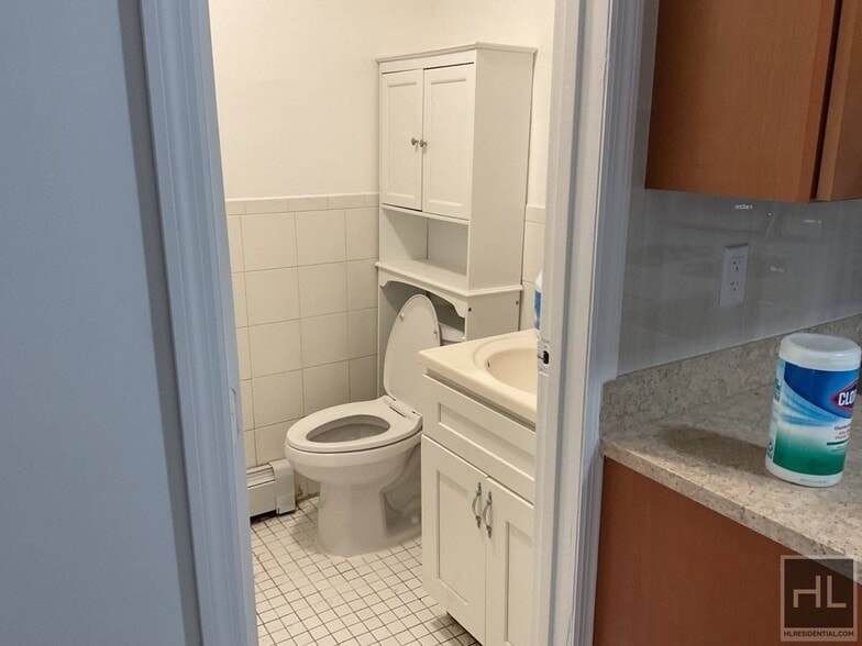 Building Photo - 49 AVENUE