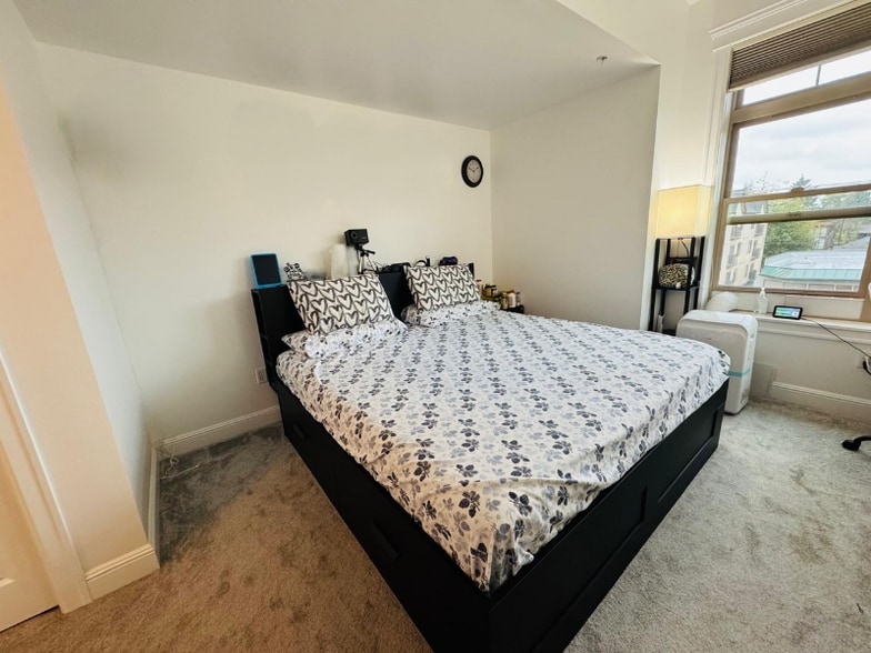 Building Photo - 3150 W Government Way