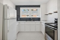 Building Photo - 1109 Cherry St