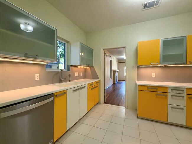 Building Photo - 3100 Wheeler St