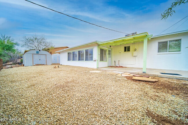 Building Photo - 570 S Yaqui Dr