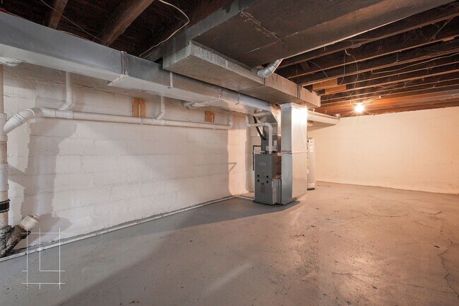 Building Photo - 1257 N 6th St