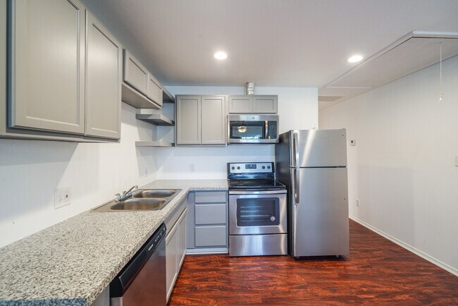 Building Photo - 4529 Rosemont St