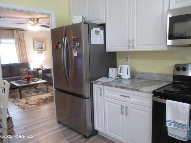 Building Photo - 496A Thornbury Ct