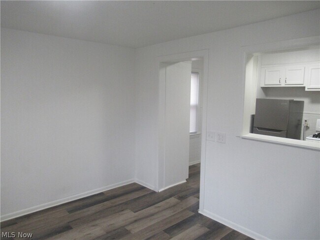 Building Photo - 1616 Douglas Rd