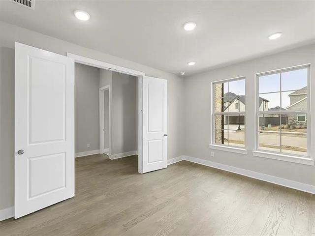 Building Photo - 7020 Ladybug Ln