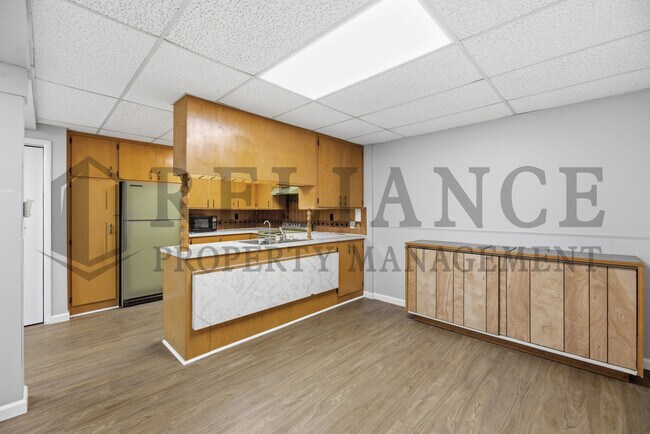 Building Photo - 1908 N Jeanette St