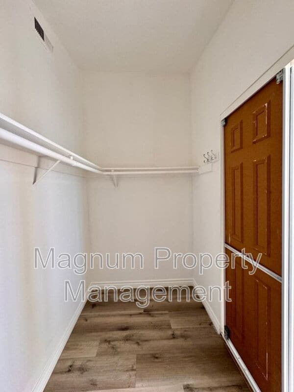 Building Photo - 24473 St Thomas Ave