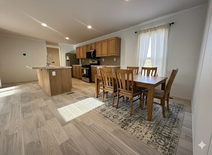 Building Photo - 26 Jubilee St