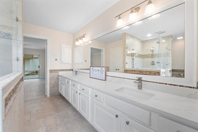 Building Photo - 49 W Southfork Pines Cir