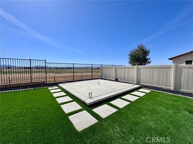 Building Photo - 36224 Owens Dr