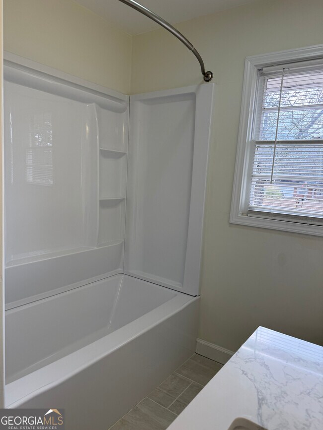 Building Photo - 1065 Nelson St