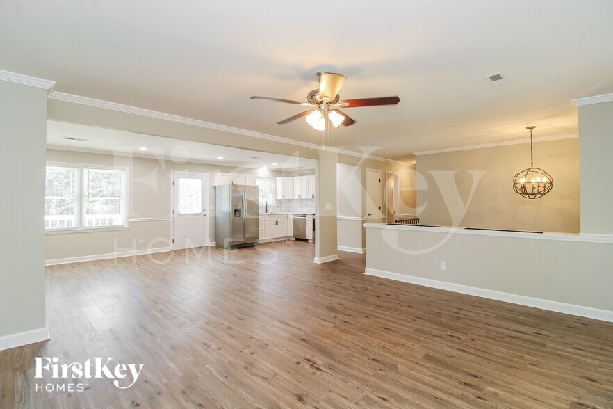 Building Photo - 2026 Storm Canyon Rd