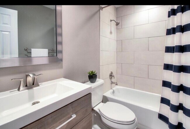 Building Photo - 5408 Rose St