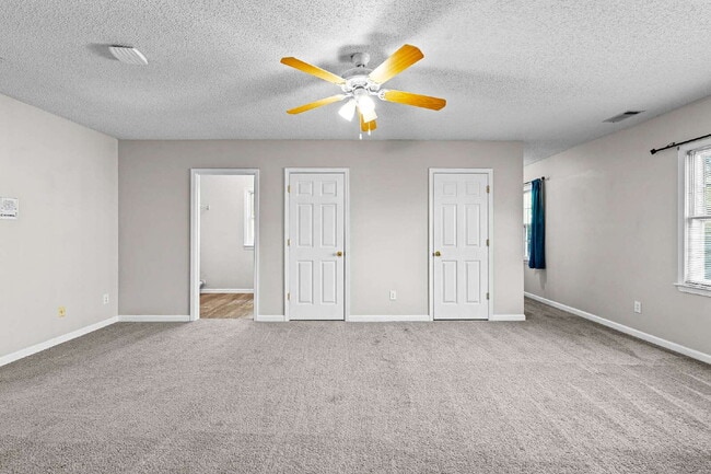 Building Photo - Three Bedroom Rental directly next to Arnall Middle School