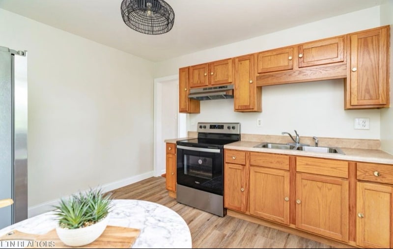 Building Photo - 2306 Whittle Springs Rd