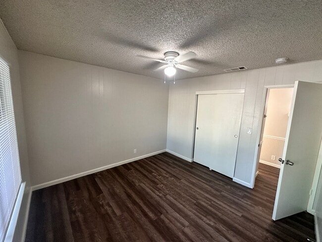 Building Photo - APPLY FOR THIS BEAUTIFUL HOME TODAY!