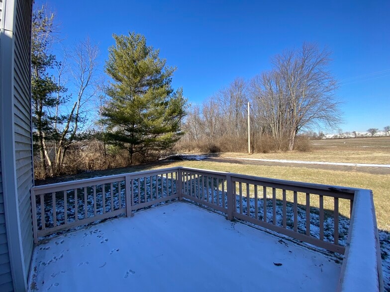 Building Photo - 753 Forest Green Dr