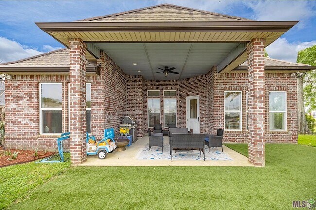 Building Photo - 111 Gentle Oak Blvd