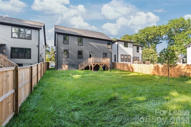 Building Photo - 3905 Plainview Rd