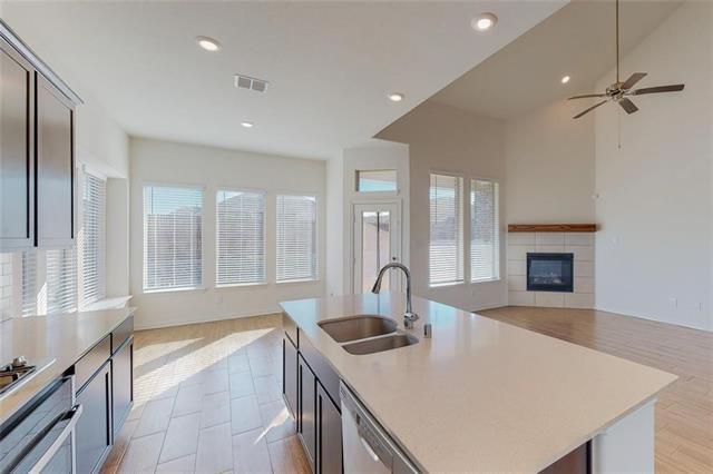 Building Photo - 10143 Prairie Dr