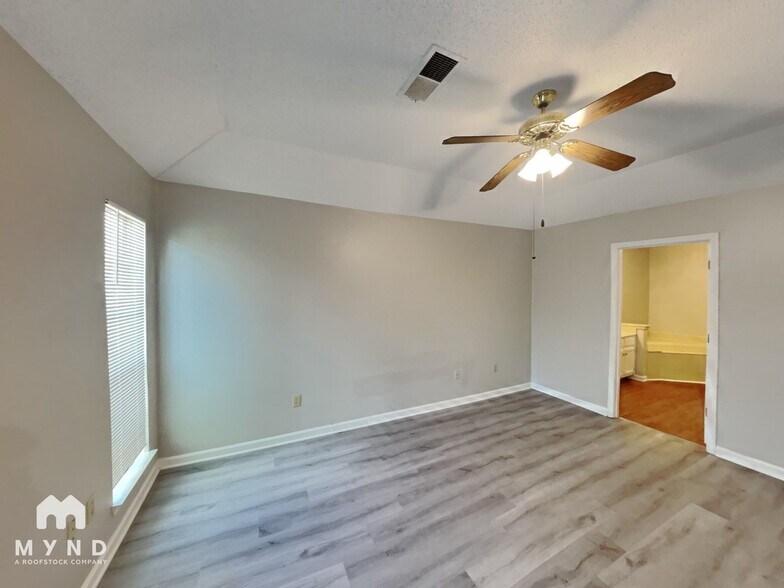 Building Photo - 7153 Kimlee Cove