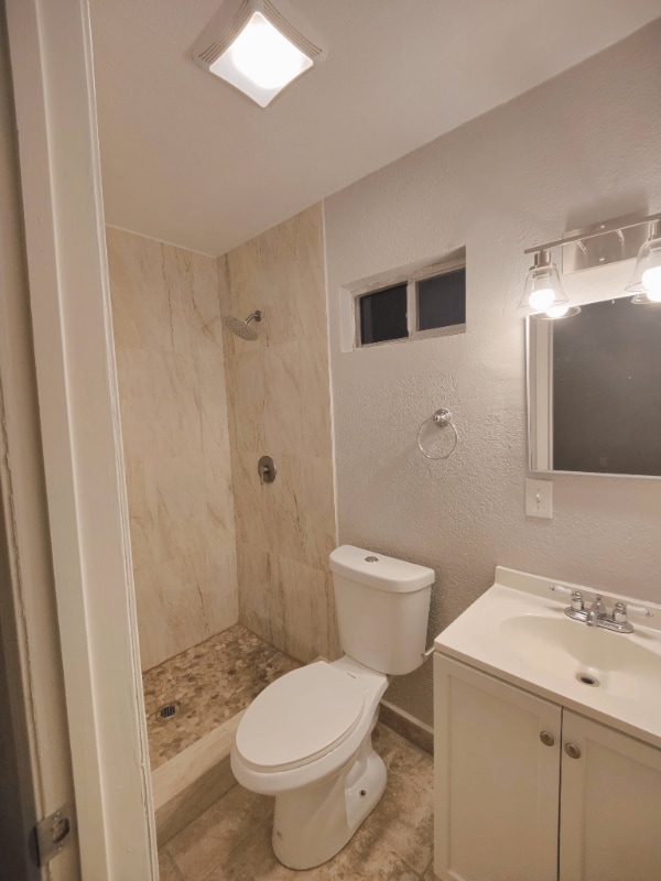 Building Photo - 2803 Pompeii St