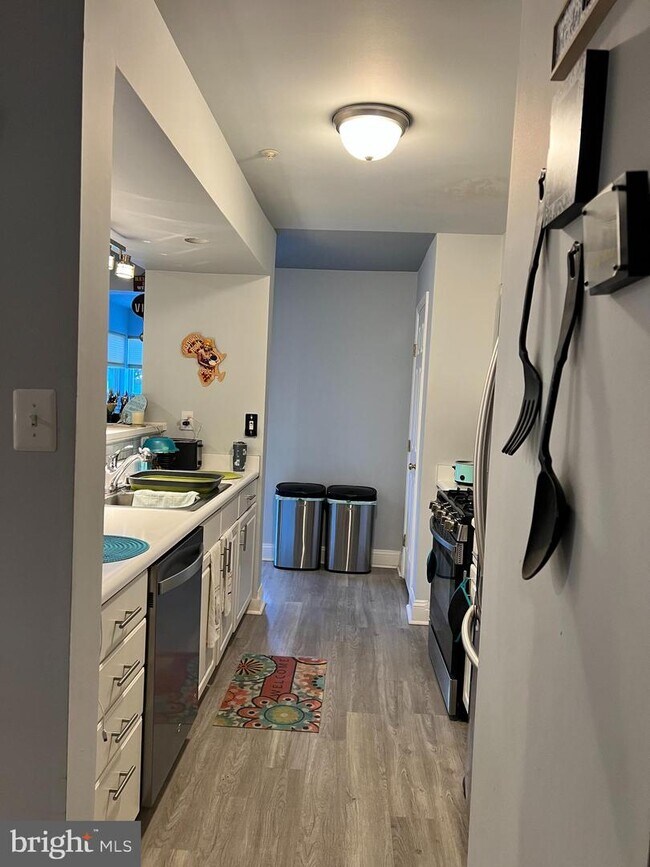 Building Photo - 6310 Bayberry Ct