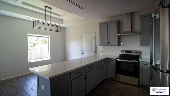 Building Photo - 312 E Magnolia Ave