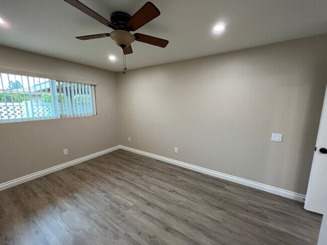 Building Photo - Very Updated Newport Home in Leisure Village