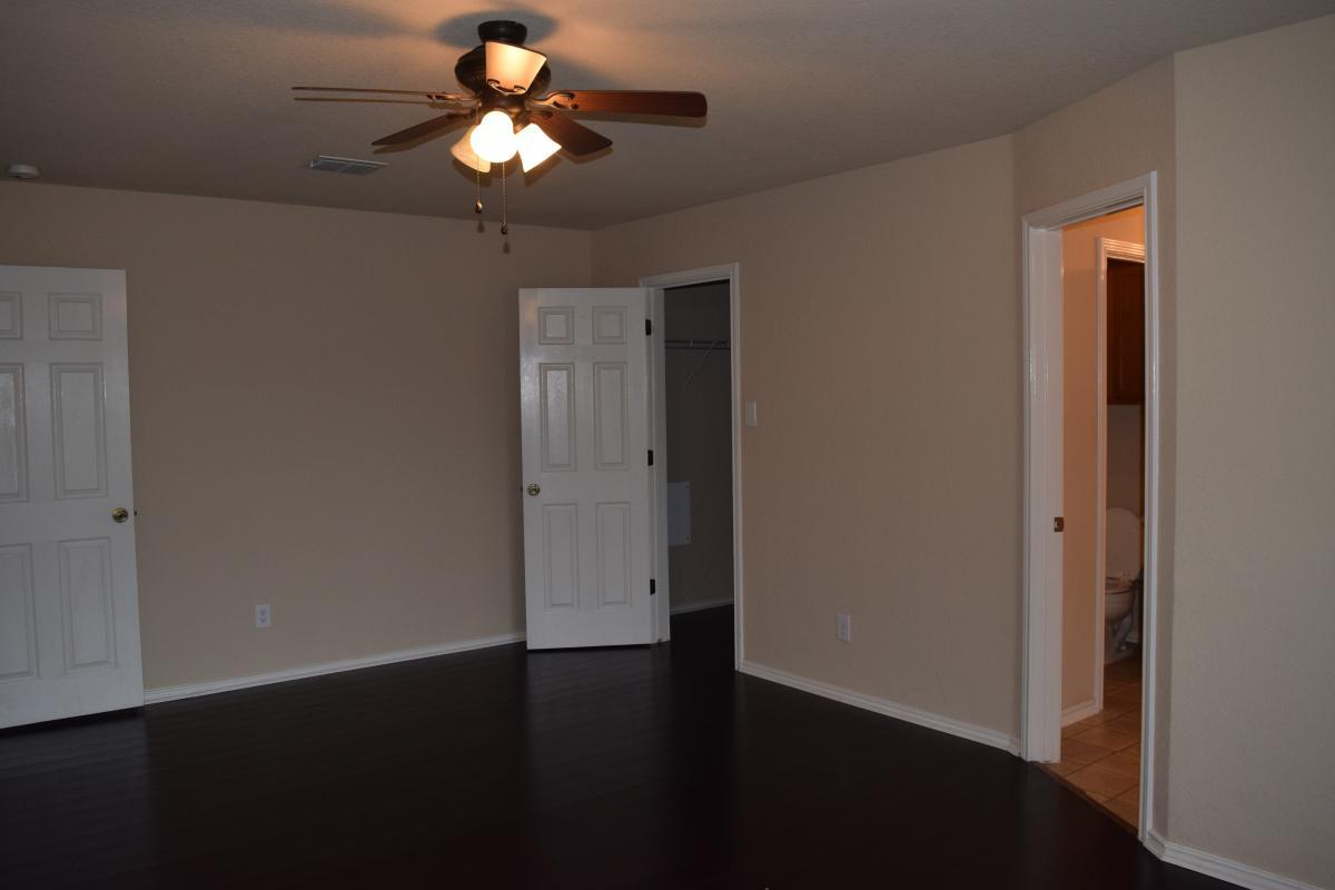 Building Photo - 333 Diana Dr