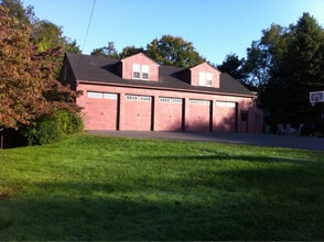 Building Photo - 190 Hoskins Rd